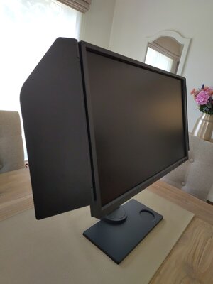 monitor-links.jpg monitor-links.jpg