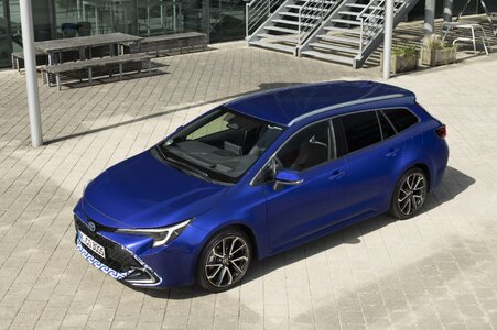 2022-–-COROLLA-TOURING-SPORTS-MtE_Static_005-scaled.jpg