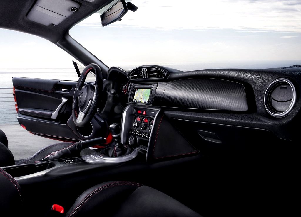 TOYOTA_GT_INTERIOR.jpg