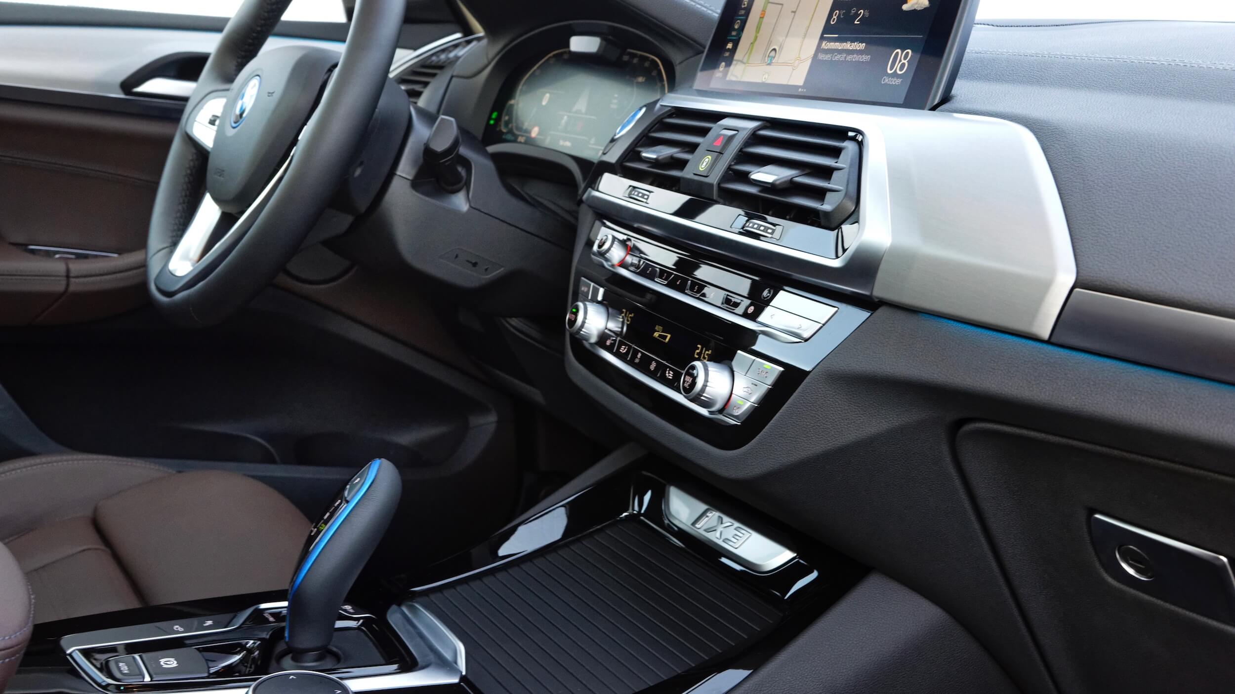 BMW-iX3-dashboard.jpg