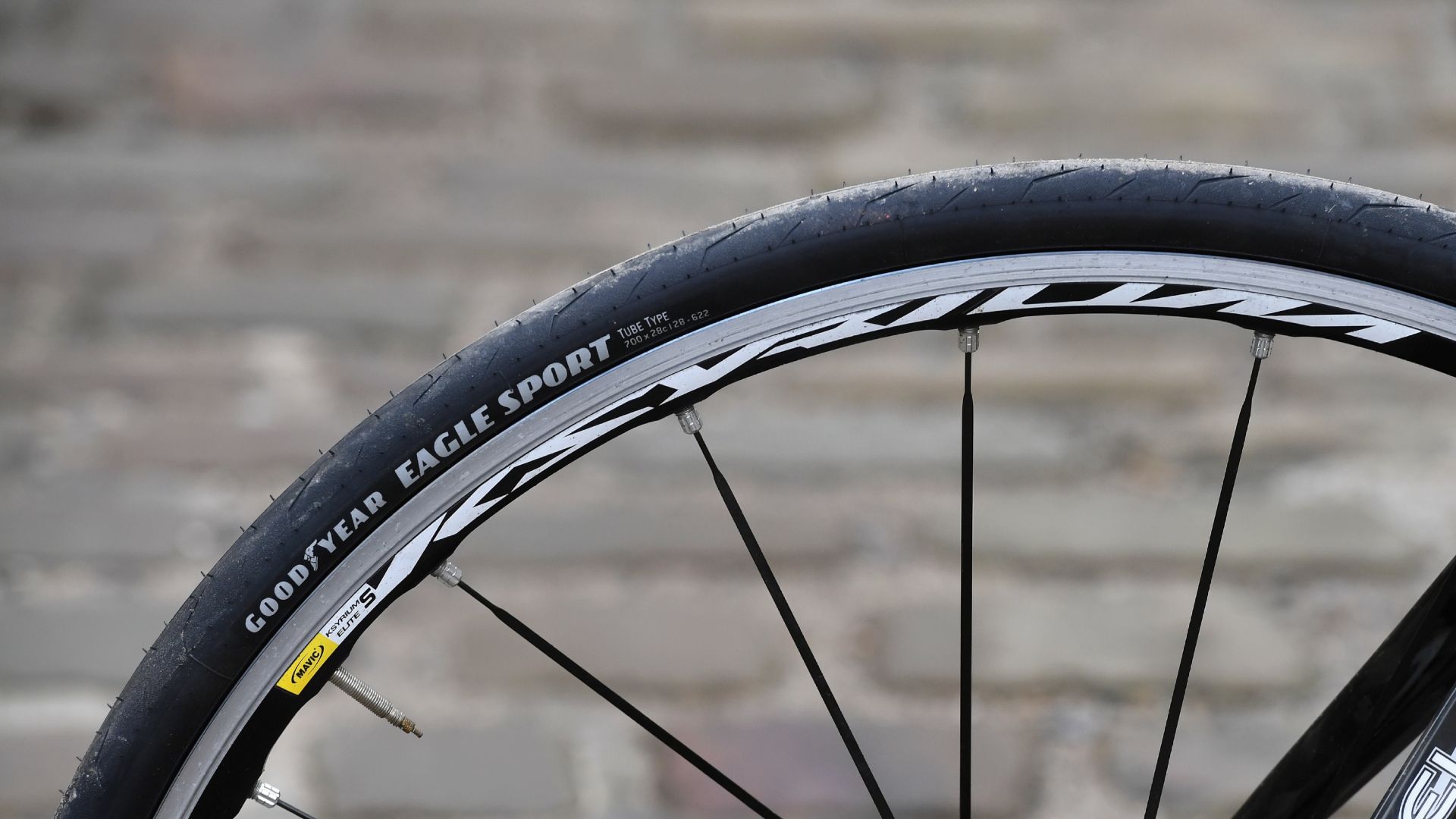 www.cyclingweekly.com
