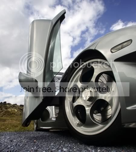 Koenigsegg20CCX20Door.jpg