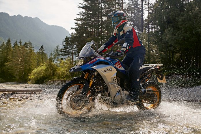 2019-BMW-F-850-GS-Adventure-2-696x464.jpg
