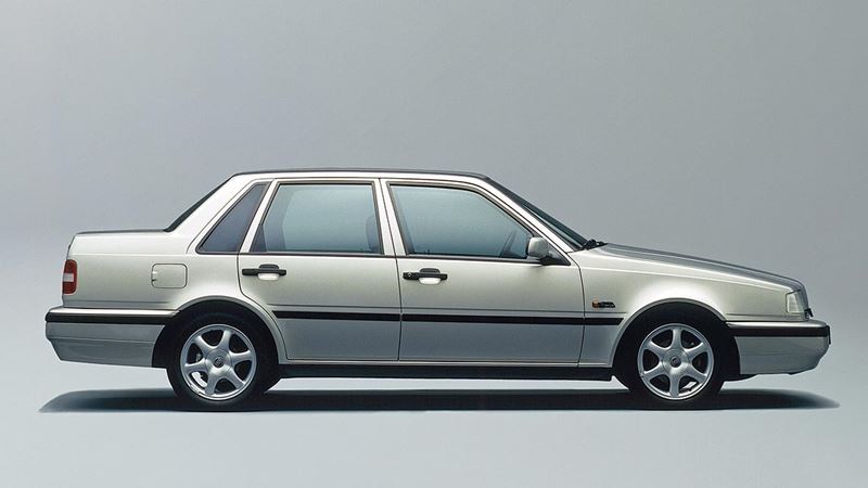 48_Volvo_460_thumb.jpg
