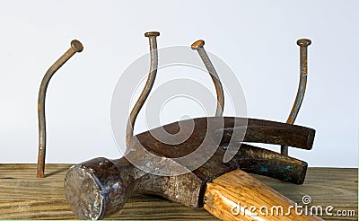 hamer-en-gebogen-spijkers-thumb4082461.jpg