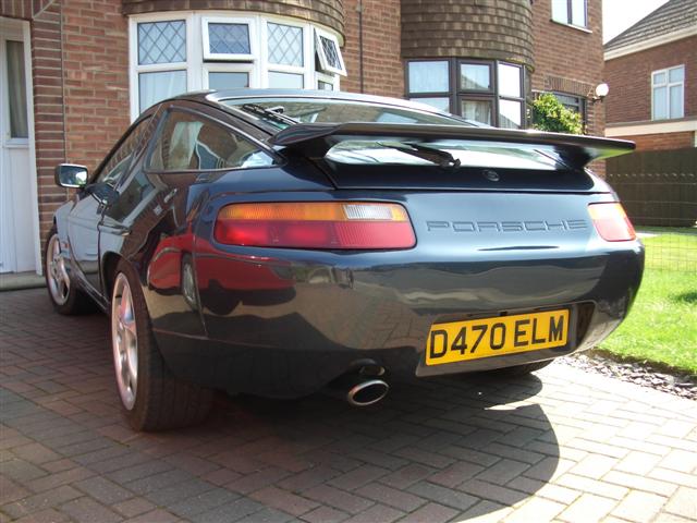 3358-1987-Porsche-928.jpg