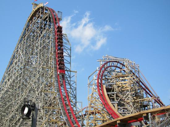 six-flags-over-texas.jpg
