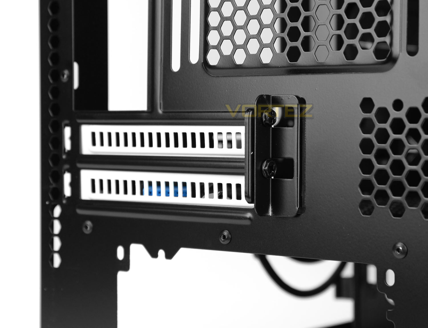 30101_phanteks%20enthoo%20evolv%20itx%20review%20-%20pci.jpg