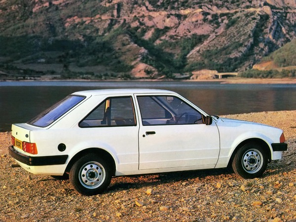 ford_escort_coupe_23.jpg