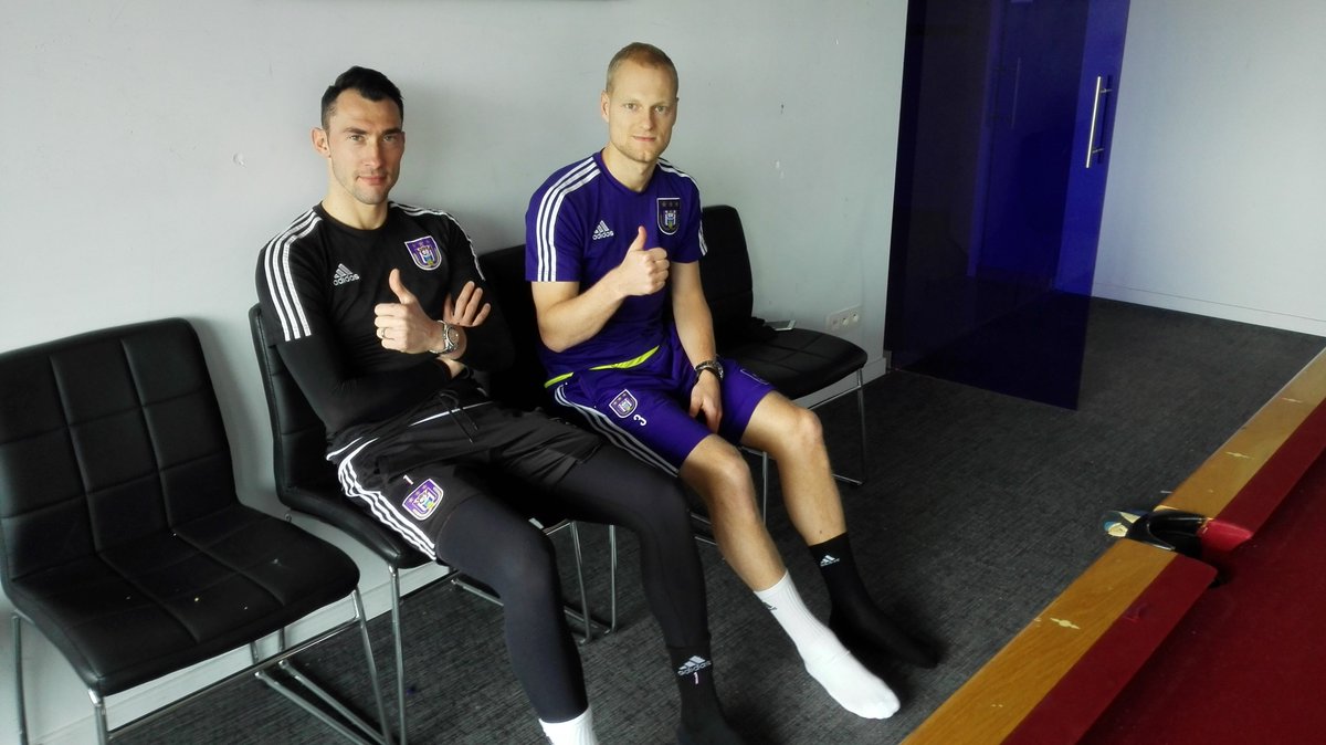 CeFY6RKUsAAuDCN.jpg