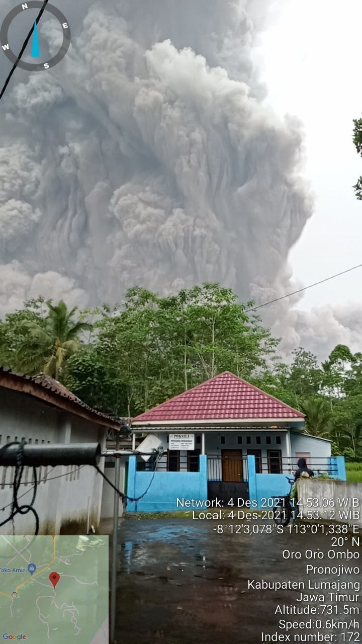 semeru-eruption4dec21.jpg