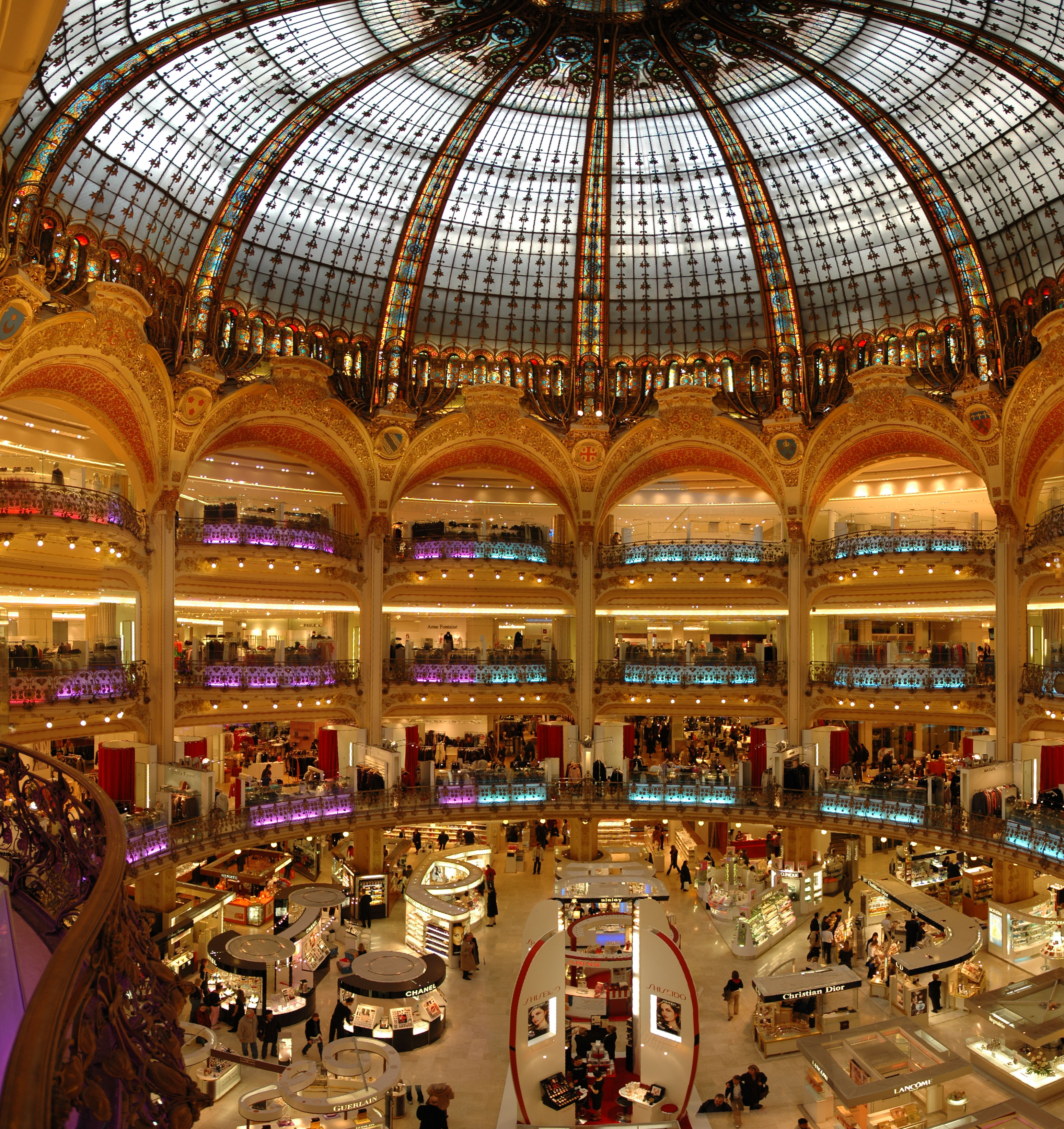 Paris_Lafayette_inside.jpg