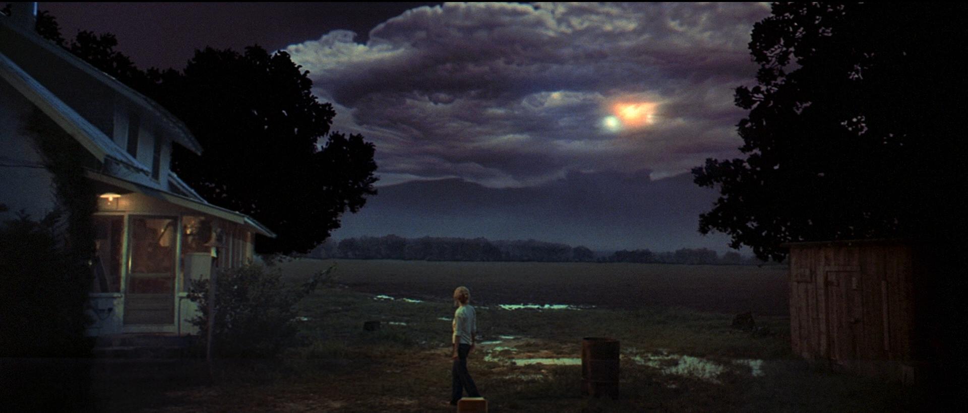 Close_Encounters_of_the_Third_Kind-532577409-large.jpg