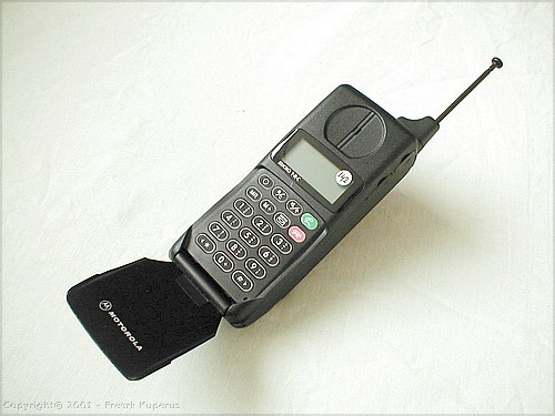 Motorola%20Micro%20tac%20gsm.jpg