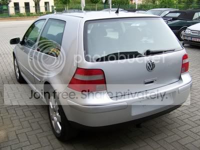 Volkswagen-Golf_6689404.jpg