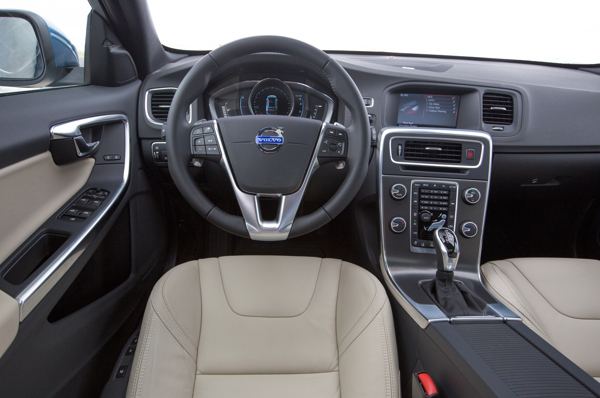 2015-Volvo-V60-T5-Drive-E-interior.jpg
