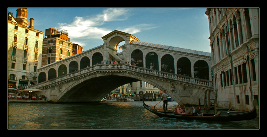 il_Ponte_di_Rialto_by_Virox.jpg