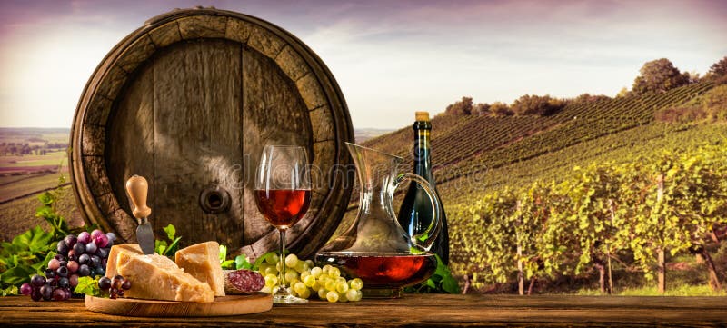 wine-barrel-vineyard-glas-red-cheese-71457962.jpg