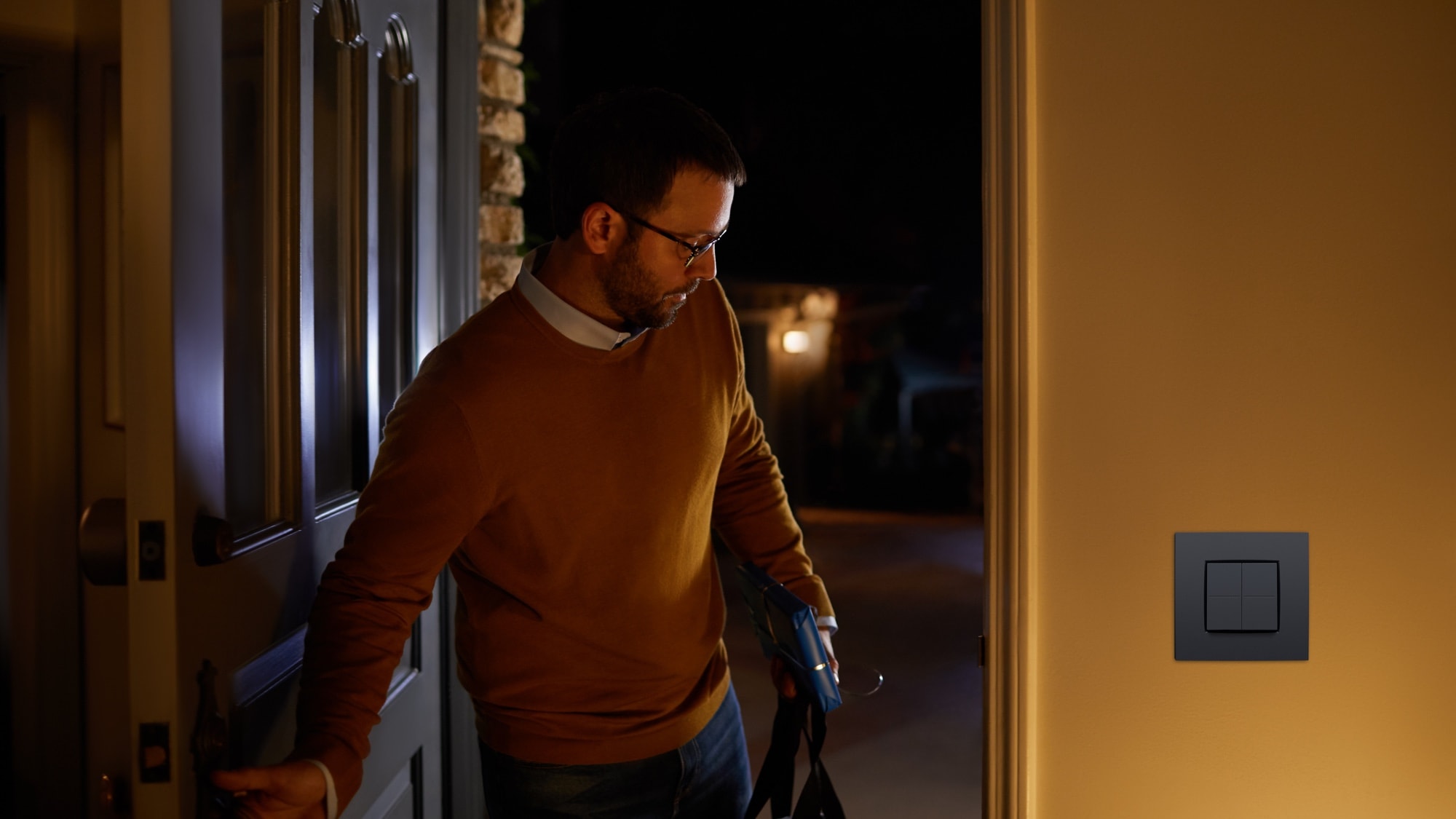 www.philips-hue.com