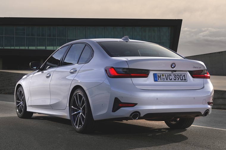 2019-bmw-3-series-rear.jpg