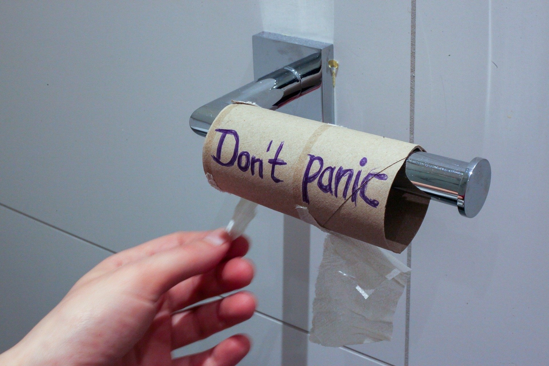 toilet-paper-4941768-1920.jpg