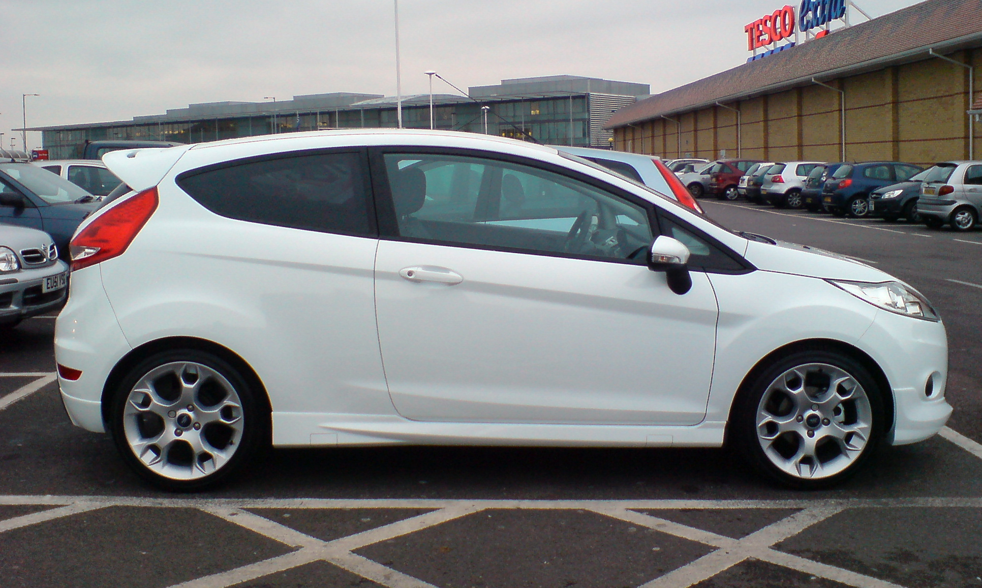 Ford_Fiesta_Zetec_S.jpg