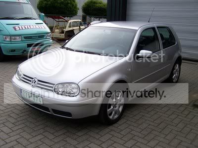 Volkswagen-Golf_6689405.jpg