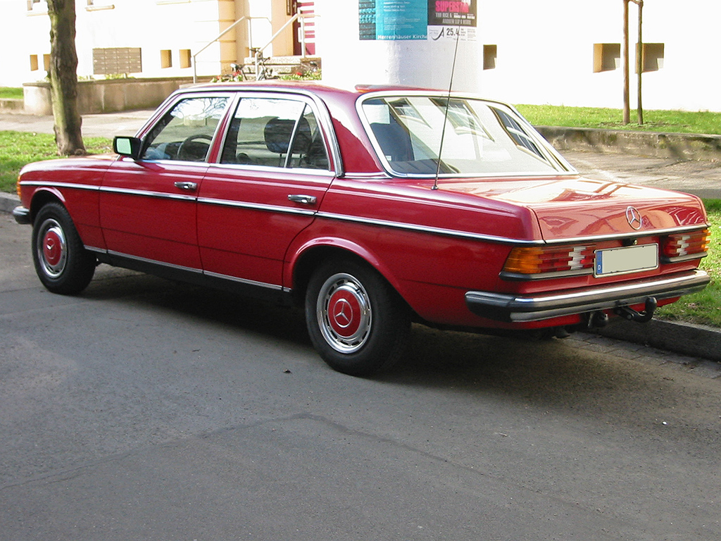 Mercedes_W123_1_h_sst.jpg