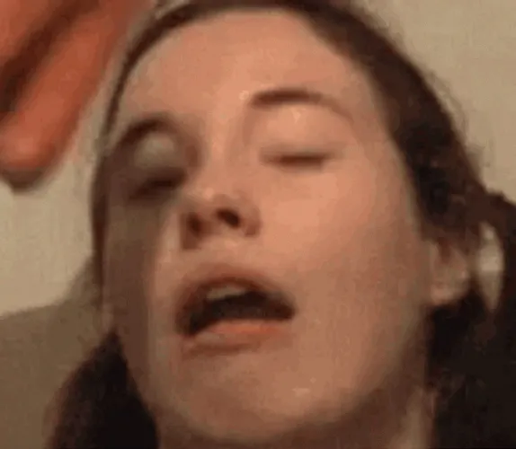 facial-hotdog-sausages-to-the-face-funny-v7k8l5e92li4mrm2.webp