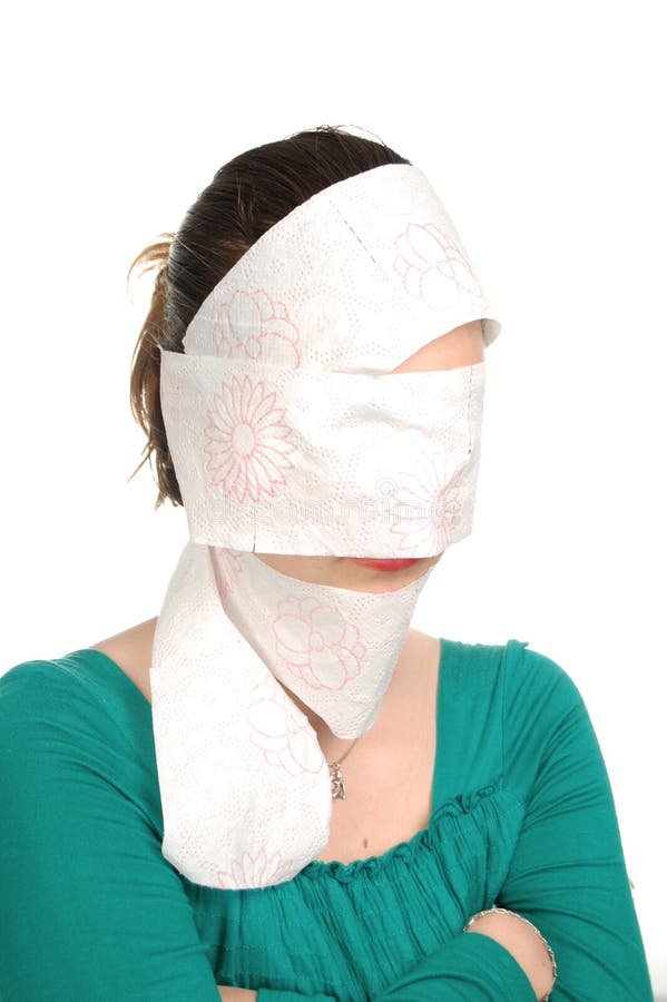 jonge-beschaamde-vrouw-en-huiden-haar-gezicht-24461315.jpg