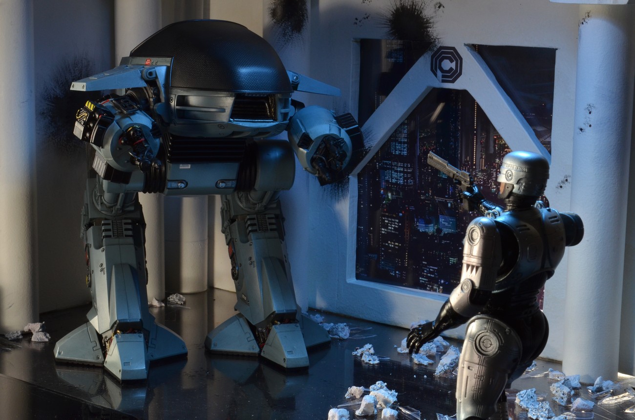 NECA-Robocop-1987-ED-209-003.jpg