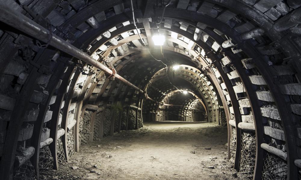 wood-reinforcement-inside-a-mine.jpg