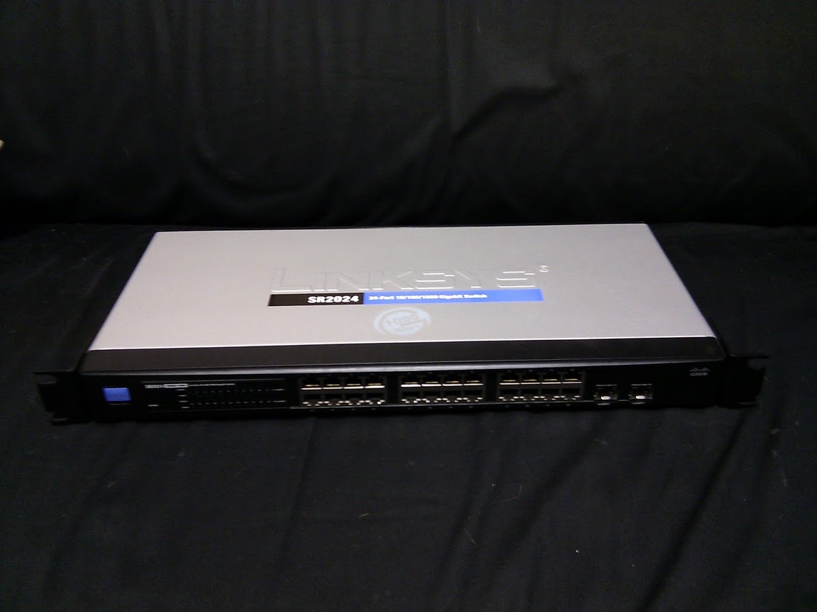 linksys-sr2024-2.jpg