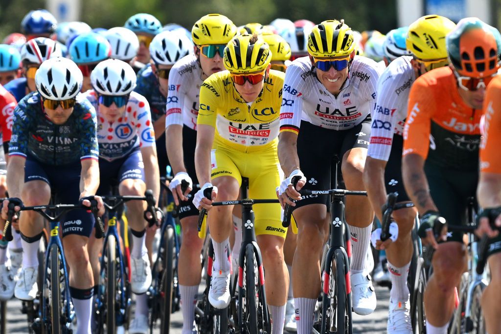 www.cyclingnews.com