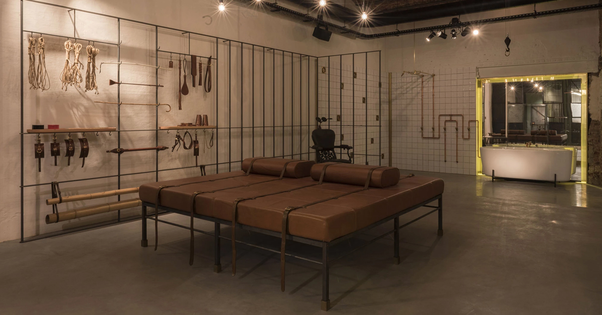 bdsm_adult_playroom_.jpg