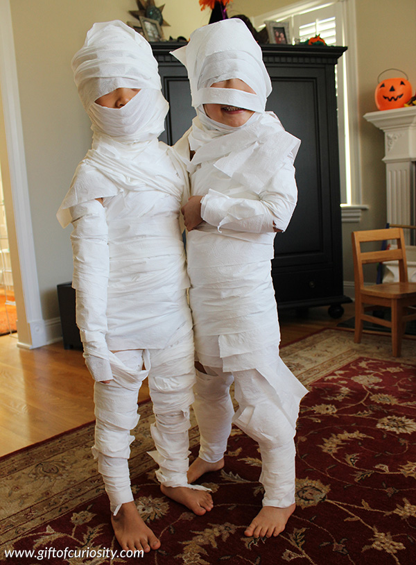 Toilet-paper-mummies-4r.jpg