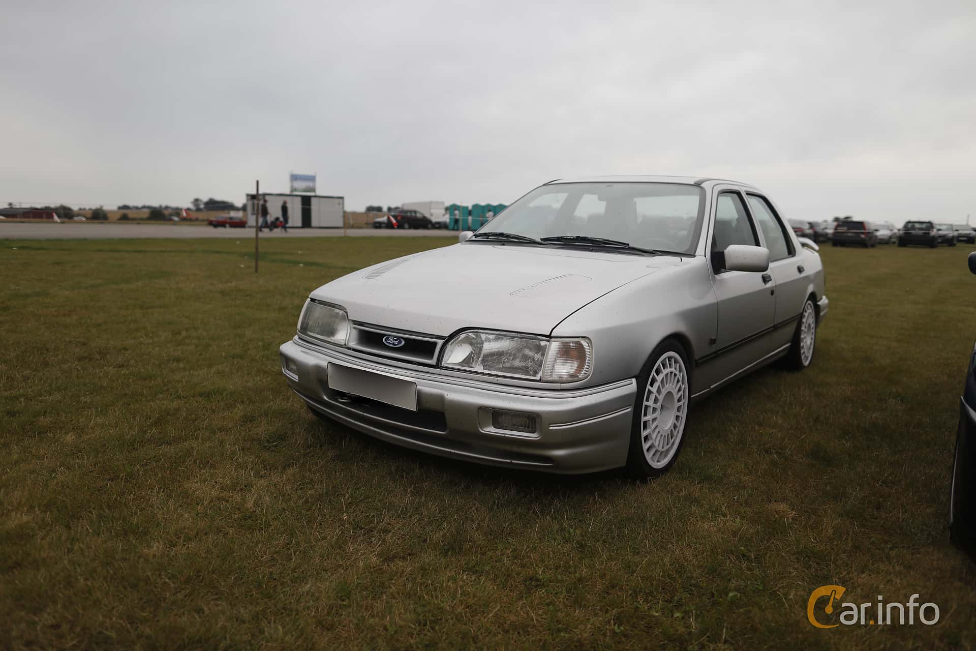 ford-sierra-sedan-front-side-vallakratraffen-2019-1-800286.jpg