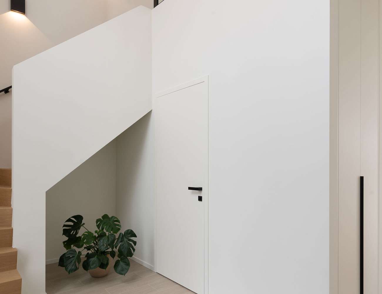 l-frame-img-1-v2.jpg