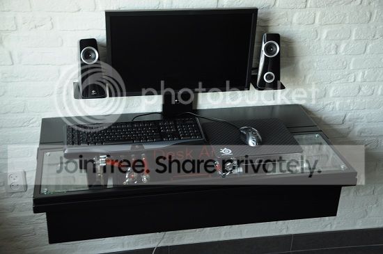 Desk2.jpg