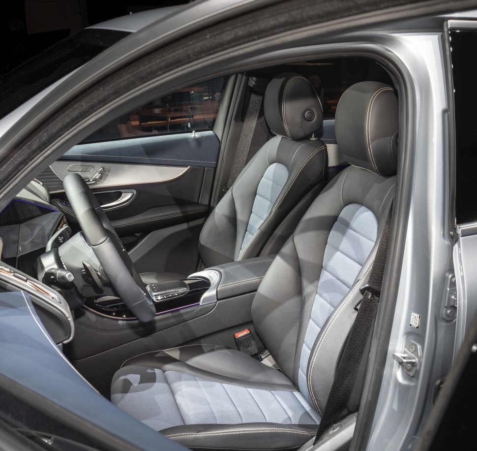 Mercedes-Benz-EQC_1.jpg
