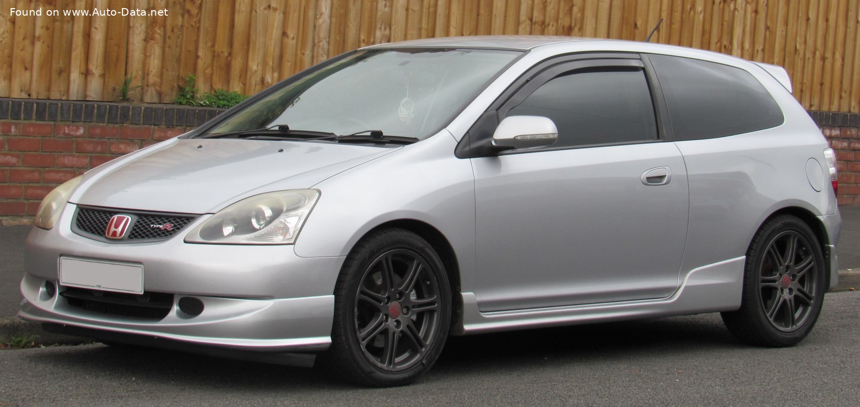 Honda-Civic-VII-Hatchback.jpg