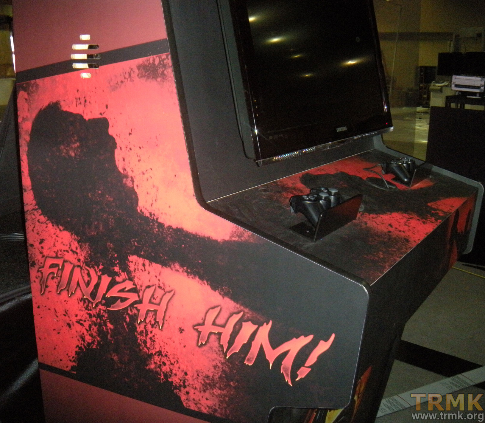 Gamestop_2010_CabinetUpclose.jpg